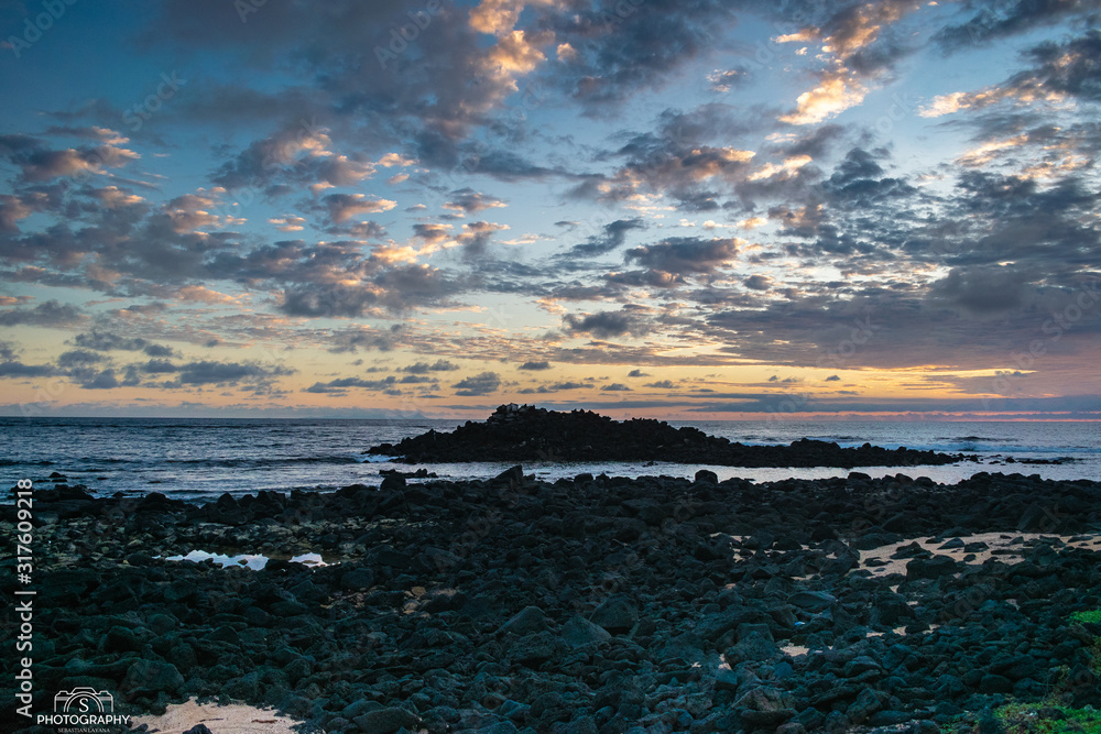 Naklejka premium el ocaso de una isla 