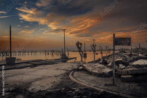 Ruinas de la Villa Epecuén en la provincia de Buenos Aires, Argentina, después de haber estado 20 años bajo el agua..