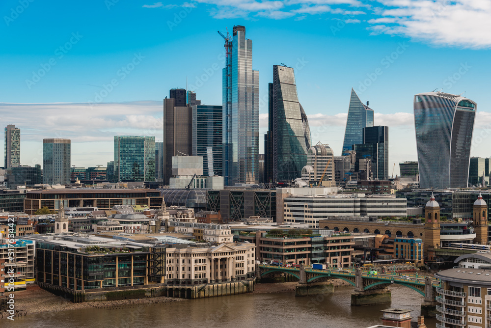 Fototapeta premium Elevated View of New Modern Tall Buildings in the City of London