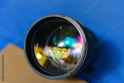 Black ultra telephoto zoom lens