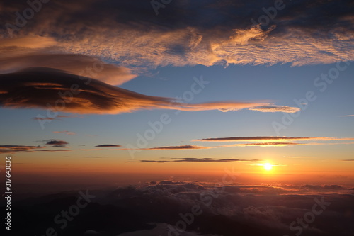 sunrise on top of Mt Fuji (ID: 317643036)
