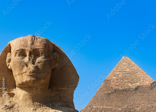 The most famous remains of ancient Egypt  the Sphinx and Great Pyramid in Cairo  Egypt