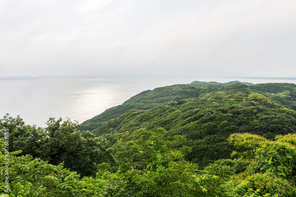 Obraz premium Futtsu, Japan. The grounds and park of Tokyo Bay Kannon (Tokyo Wan Kannon), a 56 m high statue representing Guanyin, the Buddhist Goddess of Mercy