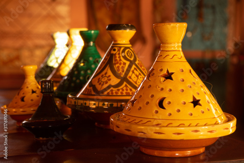 clay pots for morocan tagine