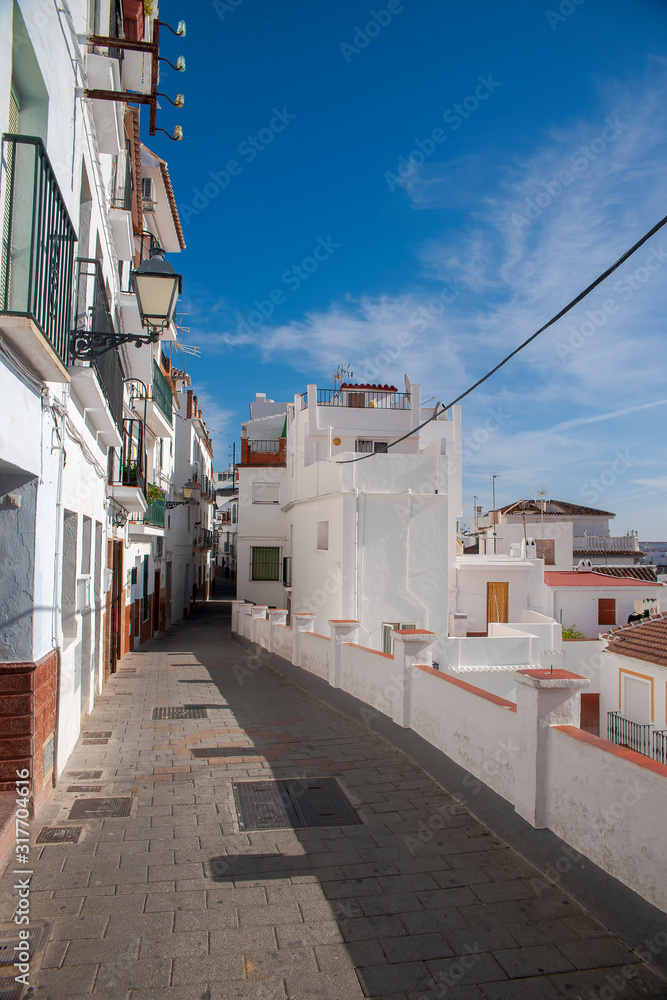 blanca calle del municipio de tolox en la provincia de Málaga, Andalucía