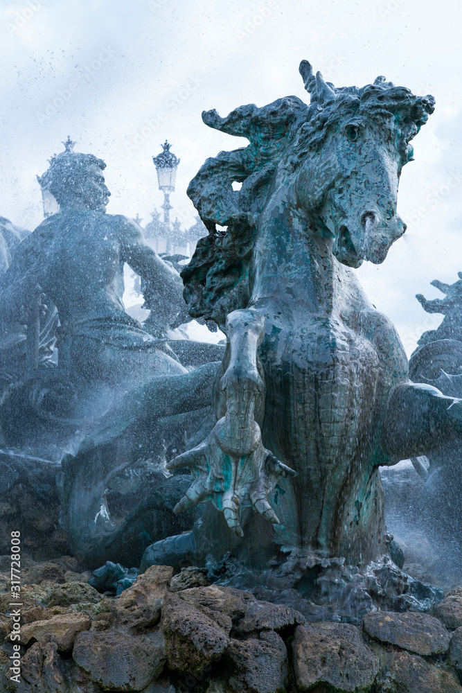 Obraz premium Fountain with Girondins monument, Quinconces Square, Bordeaux, Nouvelle Aquitaine, France, Europe