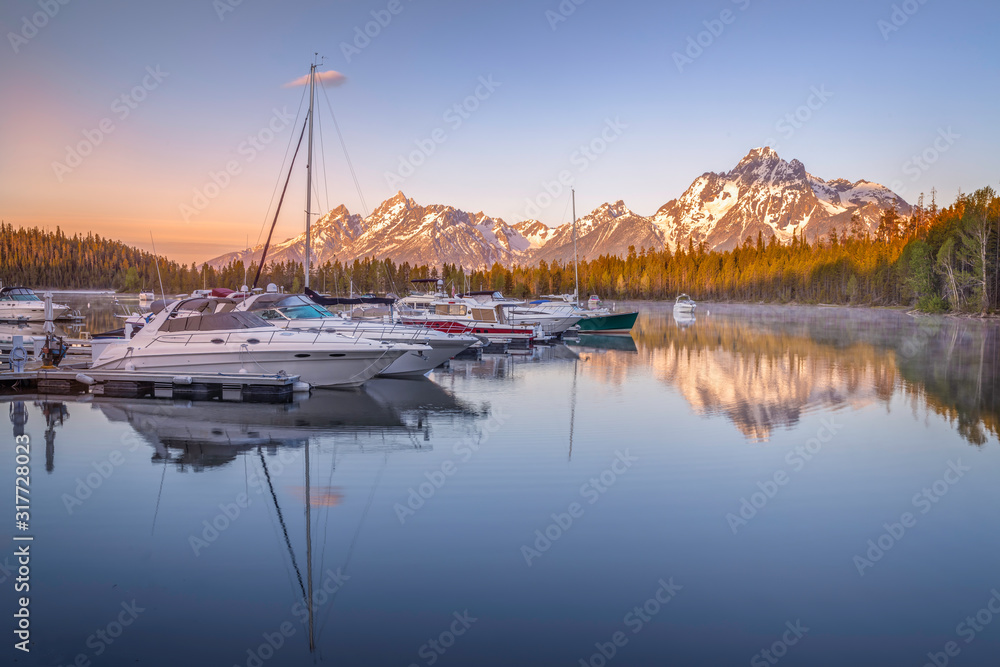 Fototapeta premium Grand Teton and Coulter Bay Sunrise