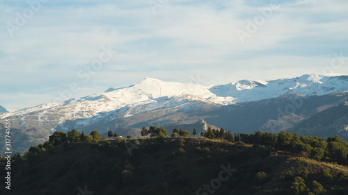 Vista de Sierra Nevada desde el mirador de San Miguel en Granada