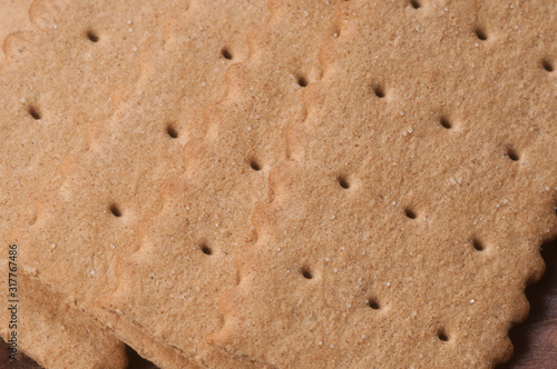 Rye cracker om a woodem board