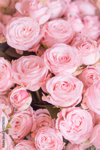 Pink rose bouquet for Valentine's day © anasttrofimova20