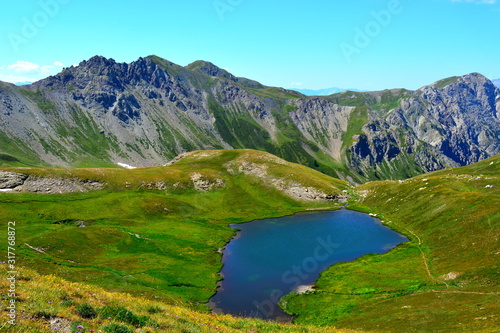 lac de montagne parc national du Queyras