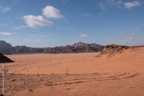 Vista panor  mica del desierto de Wadi Rum  Jordania 