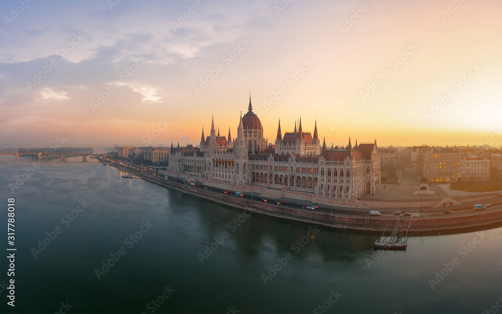 Naklejka premium Europe Hungary Budapesr Cityscape. Parlimanet buildin. Danube river. Morning. Aerial