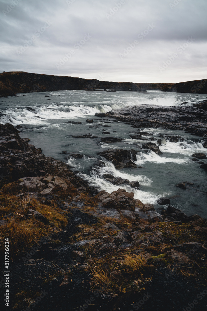 Fototapeta premium Beautiful Cascading Waterfalls in Iceland 