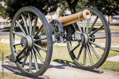 Obraz na plátně Civil War era cannon in San Antonio, Texas, USA