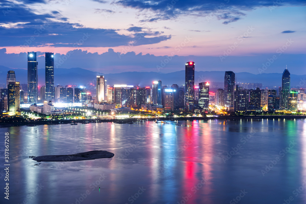 Fototapeta premium Szanghaj, Chiny panoramę miasta nad rzeką Huangpu