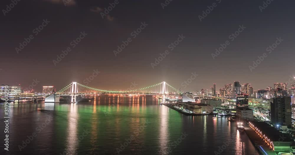 東京のタイムラプス映像 / 東京の街並みとレインボーブリッジを眺める夜景