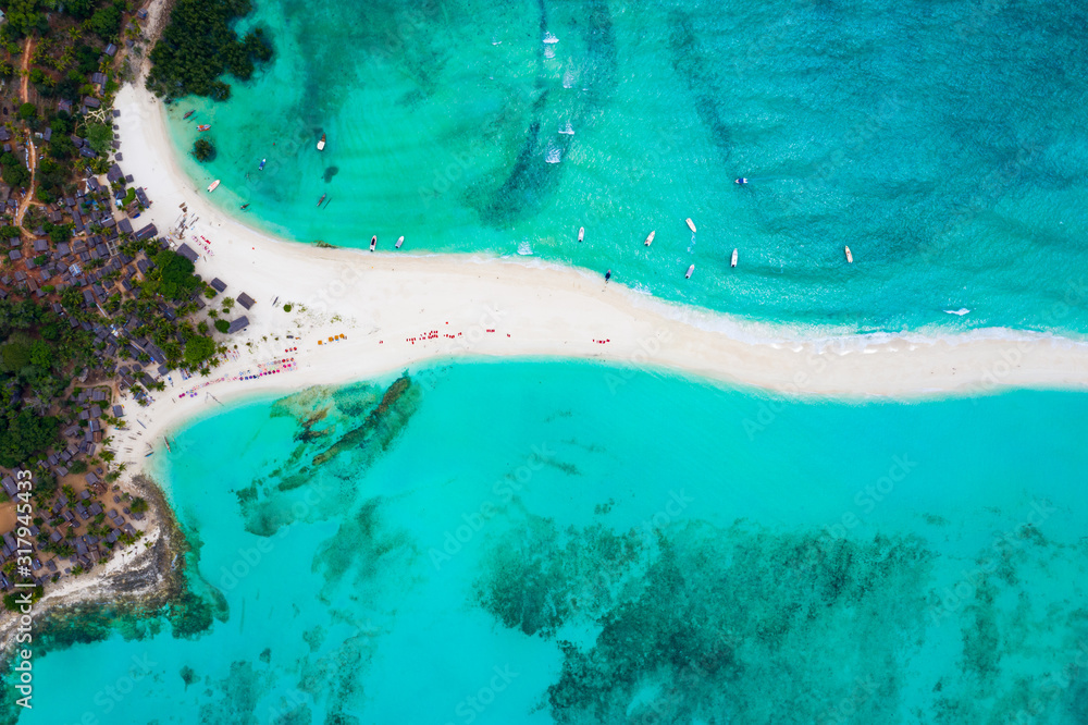 Aerial view of Sandy Tongue in Turquoise Waters of Nosy Iranja, Madagascar - obrazy, fototapety, plakaty 