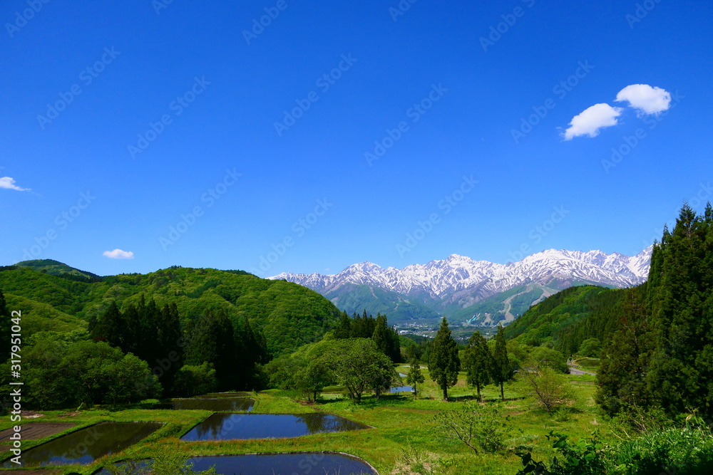 中部山岳国立公園。青鬼地区からの白馬三山。長野、日本。5月下旬。