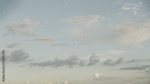 Nubes pasajeras. Formas abstractas de la naturaleza © Nelson
