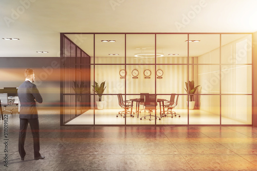Canvas Print Man in gray international company meeting room