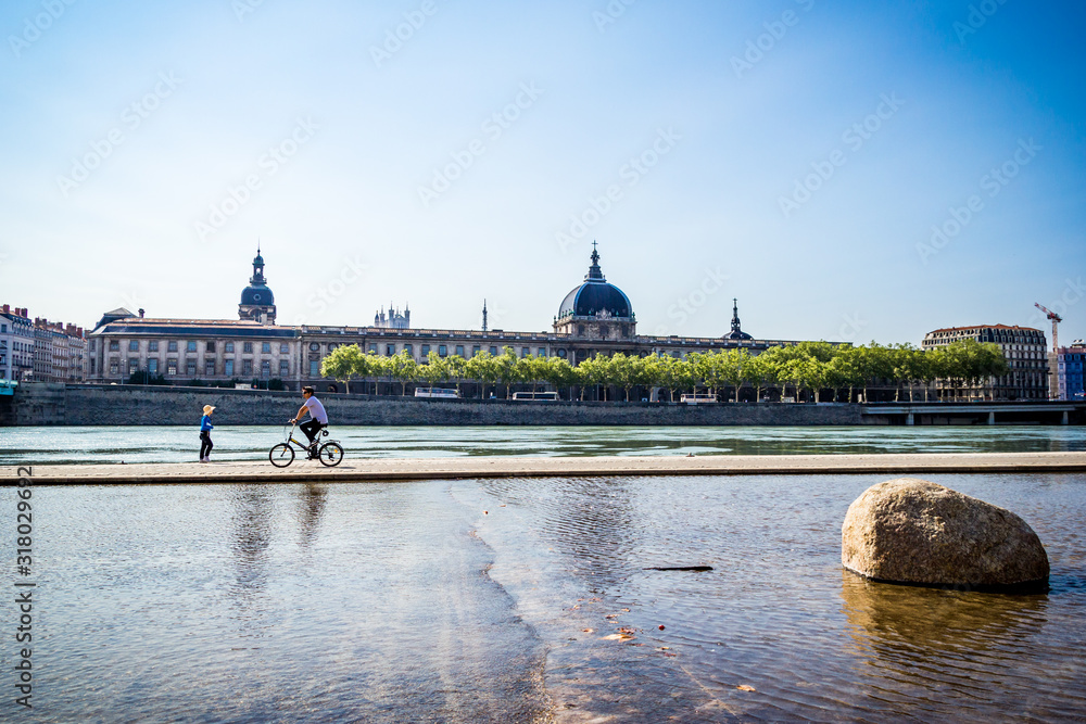 Obraz premium Les quais du Rhône à Lyon