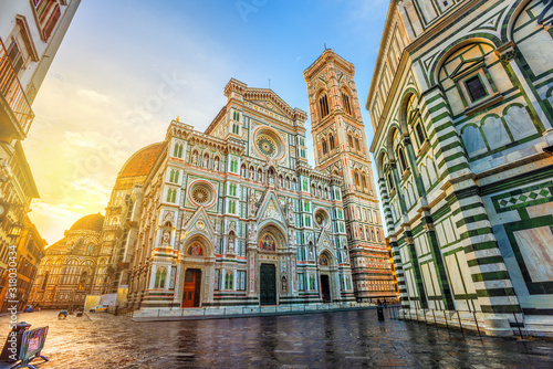 Canvas Print Cathedral of Florence in Piazza del Duomo, Florence, Italy