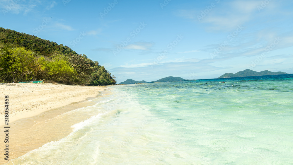 Obraz premium Shoal sandbar on Linapacan Island, Palawan, Philippines 