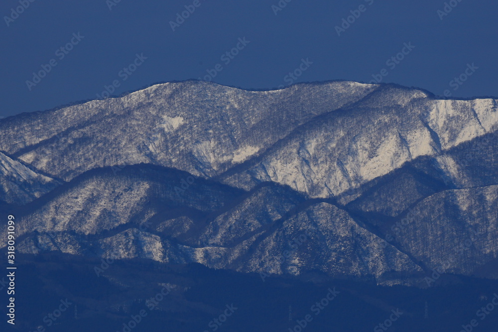 Fototapeta premium 青空と奥羽山脈