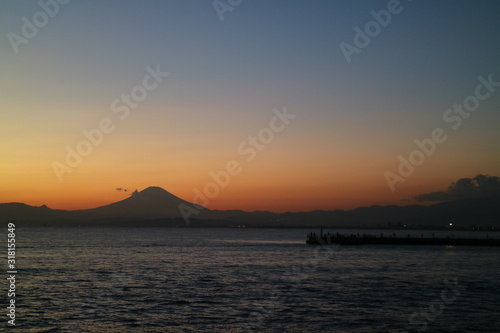 江の島から望む富士山