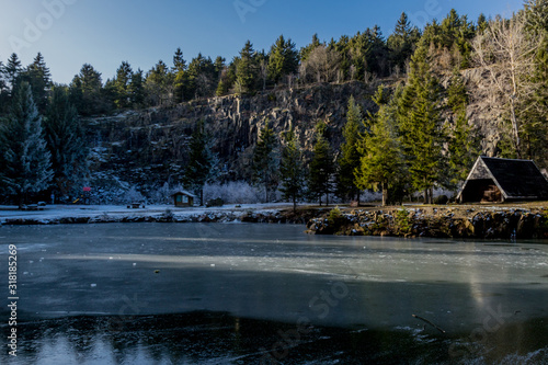 Winterspaziergang an einem sonnigen kalten Wintertag rund um die Eberstwiese auf dem Rennsteig - Thüringen/Deutschland photo