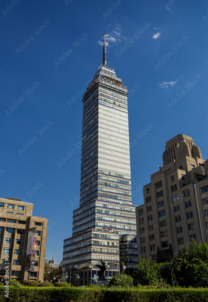Φωτογραφία Torre Latinoamericano or the Latin American tower in Mexico City
