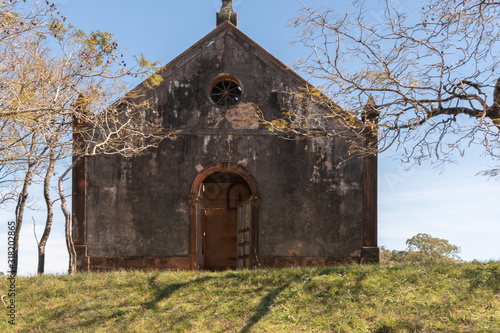 Chapel ruins built by Italian immigrants in Brazil © Alex R. Brondani