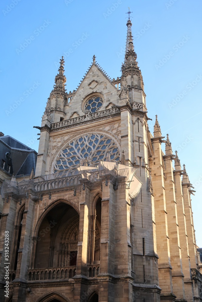Façade occidentale de la Sainte-Chapelle à Paris (France)