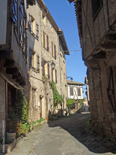 Fototapeta Naklejka Na Ścianę i Meble -  Tarn et Garonne, ville de Puycelsi
