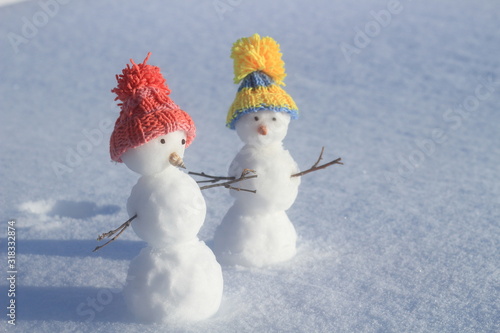 lovers Snowman on the winter backgraund