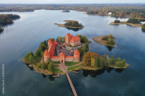 Litauen, Wasserburg Trakai bei Vilnius, Luftaufnahme photo