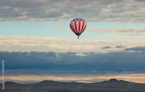 Hot air balloon over volcanoes at Albuquerque