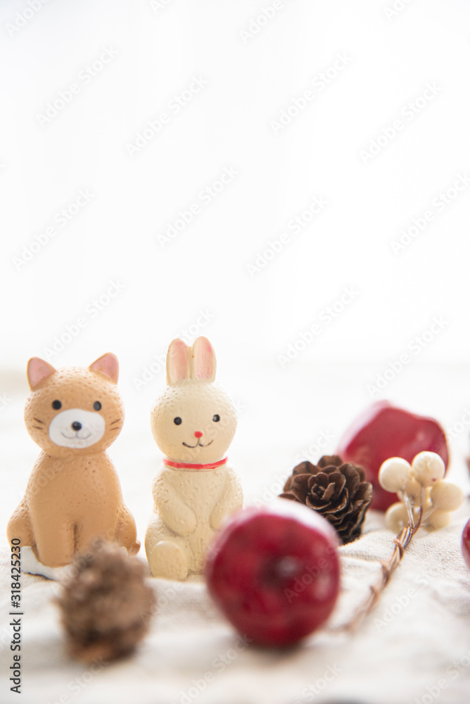 仲良し猫とうさぎの飾り物 Stock Photo Adobe Stock