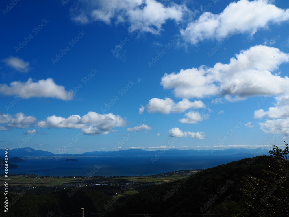 Fototapeta premium 湖を望む