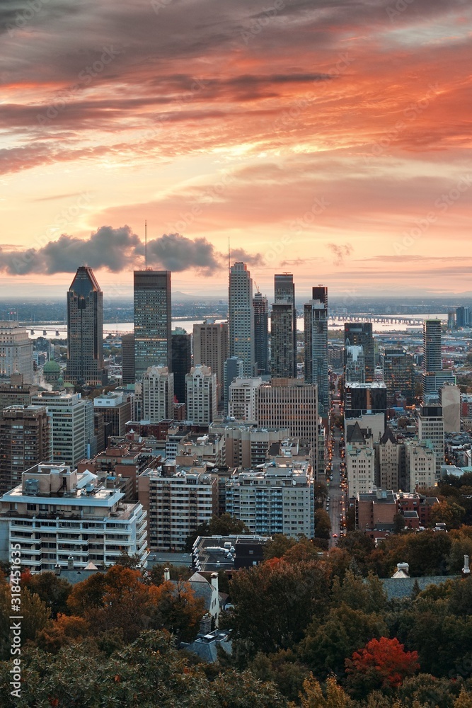 Fototapeta premium Montreal sunrise city skyline