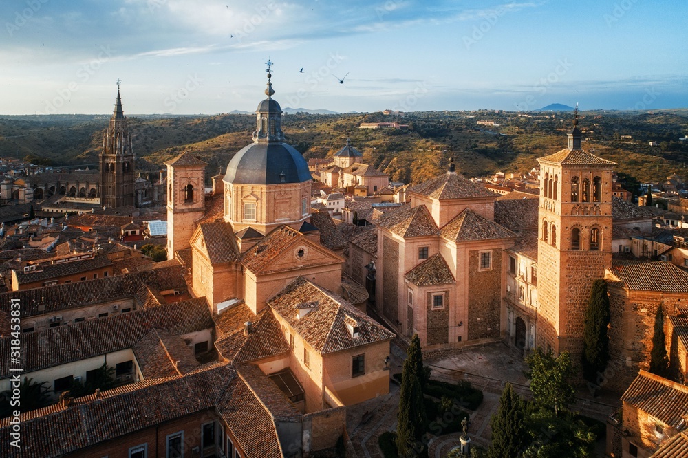 Obraz premium Aerial view of Toledo skyline