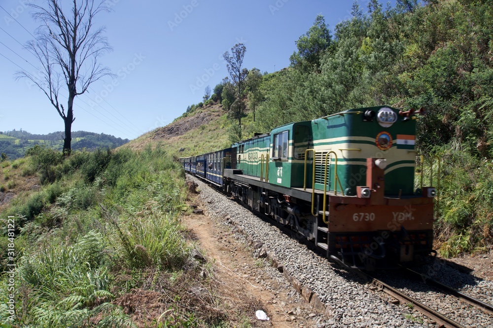 Obraz premium Train in the mountain