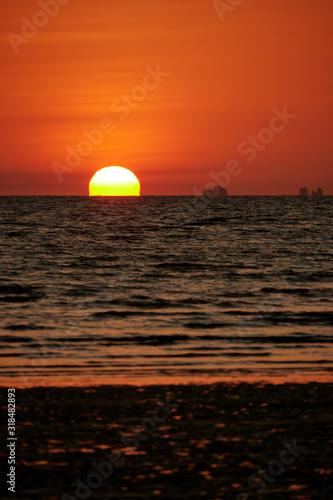 Fototapeta Naklejka Na Ścianę i Meble -  A sunset view with Omega sun at Hat Yao, Krabi, Thailand