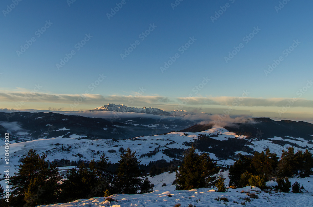 Panorama Tatr z Wysokiego Wierchu (Pieniny) Panorama Tatr z Wysokiego Wierchu (Pieniny)