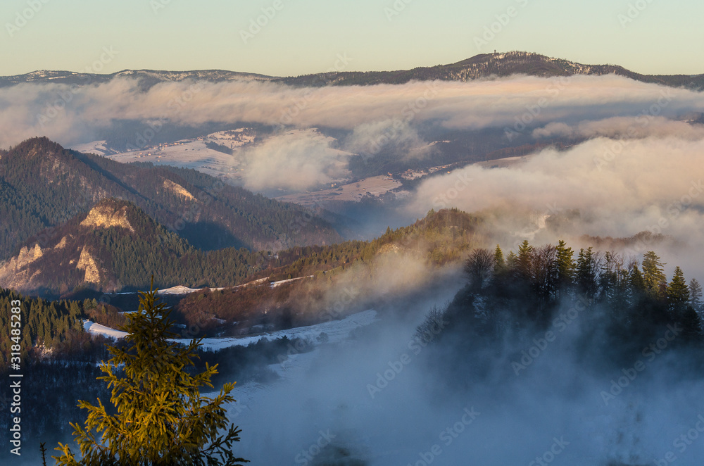Panorama zimowa z Wysokiego Wierchu (Pieniny) zimą Panorama zimowa z Wysokiego Wierchu (Pieniny) zimą