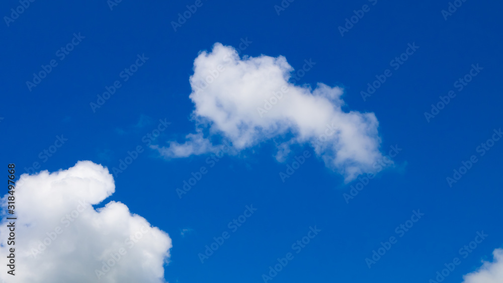 Fototapeta premium White clouds in blue sky