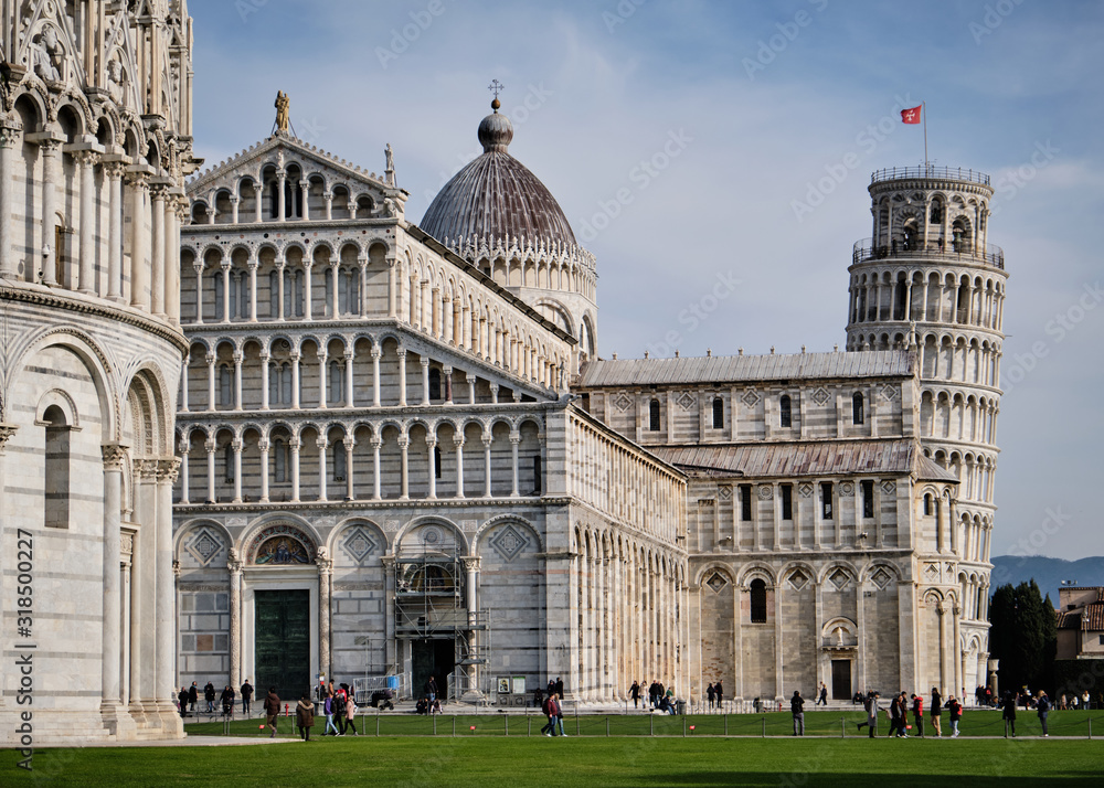 Foto scattata nella famosa Piazza dei Miracoli a Pisa.