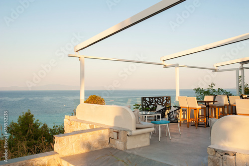 Картината върху платно Beautiful seaside restourant with panoramic seaview