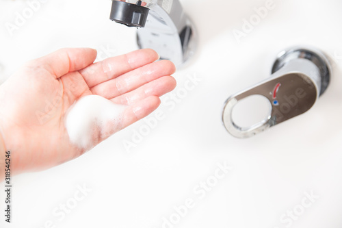 手洗い、ハンドソープ、予防、対策、石鹸、洗面